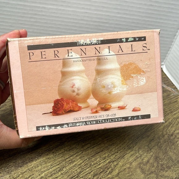 Pfaltzgraff Vintage 1985 Perennials The Tea Rose Collection Salt & Pepper Shaker - Picture 9 of 12